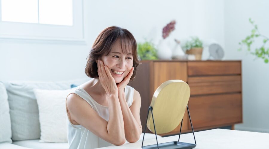 シワ・たるみ・くすみ…50代の肌に必要なケアと美容成分を解説
